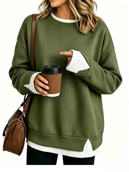 Loose-fit sweatshirt for women with crew neck design and layered tailoring
